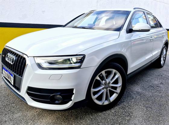 AUDI Q3 2.0 TFSI AMBIENTE QUATTRO 4P GASOLINA S TRONIC